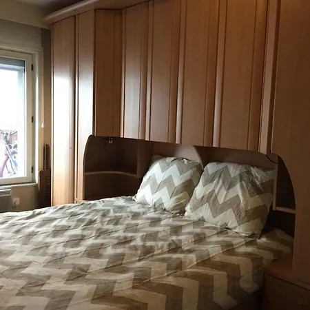 Zandduin Apartament *